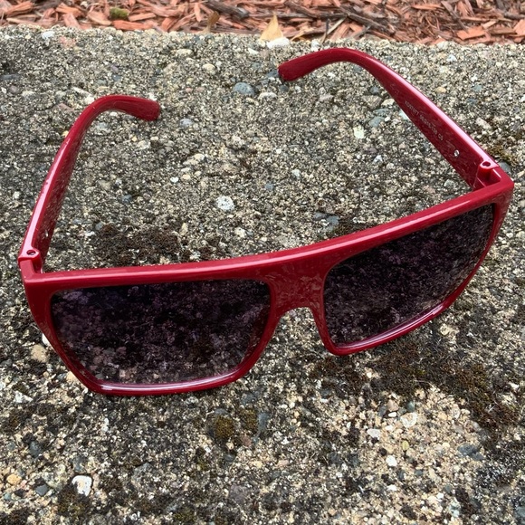 Retro Square Red Sunglasses - Picture 5 of 10